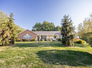 4906 Lawrence Dr, Fairview Heights, IL 62208