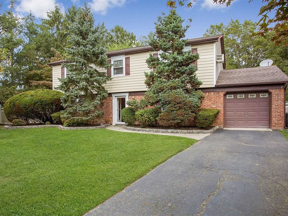 1st image of 67 Long Meadow Pl