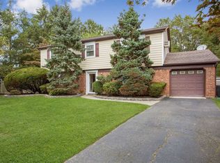 67 Long Meadow Pl, South Setauket, NY 11720