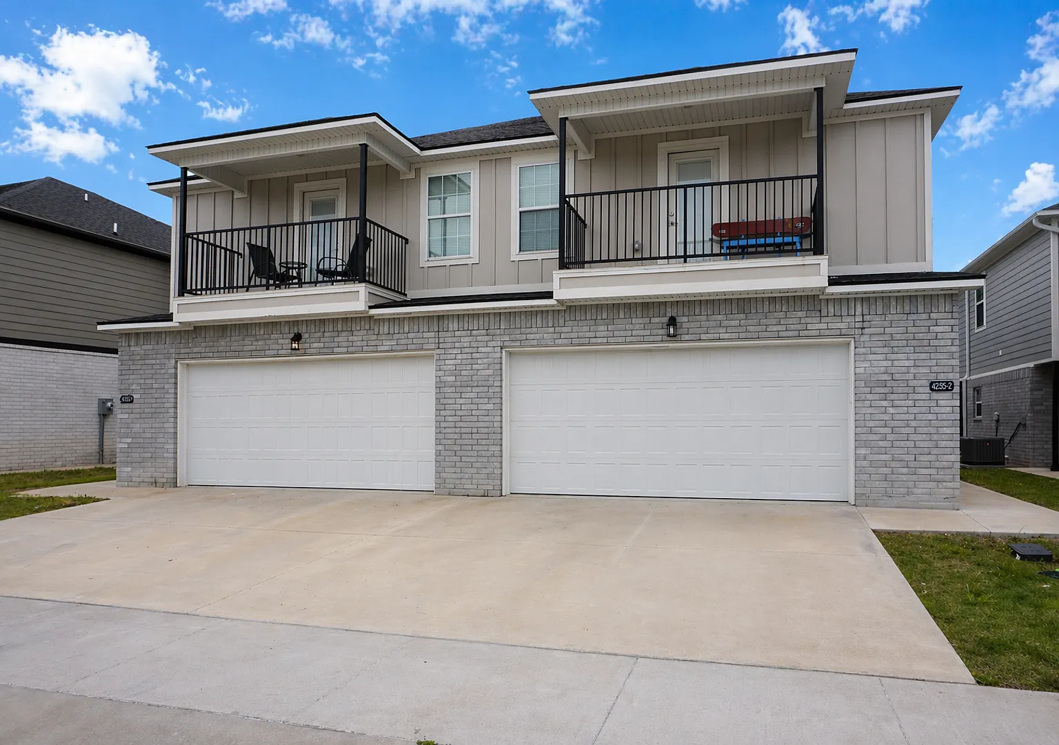 4235 W Santa Fe Street — Photo 1