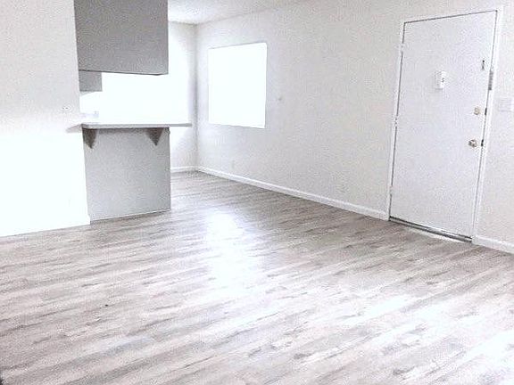3rd image of 3634 Regal Pl #4