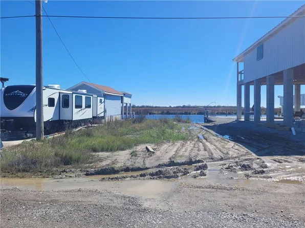 463 Martin Ln, Pt Sulphur, LA 70083