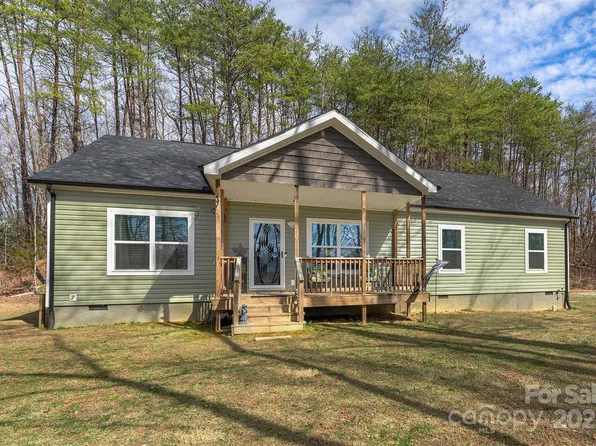 109 E Spring Wheel Dr, Old Fort, NC 28762