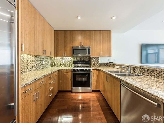 5th image of 235 Berry St APT 505