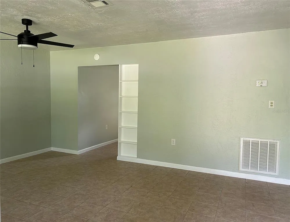 Building Photo - 1643 NE 16th Ave #B