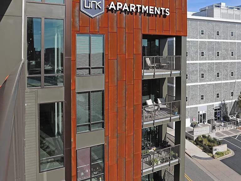 Link Apartments Innovation Quarter — Photo 1
