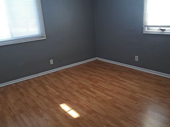 3rd image of 191 Island Park Dr NE #19106