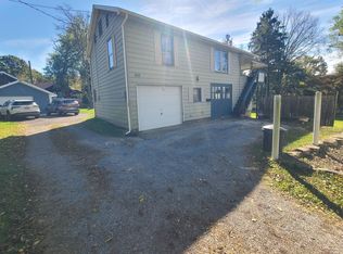 895 Country Club Rd, Fairmont, WV 26554