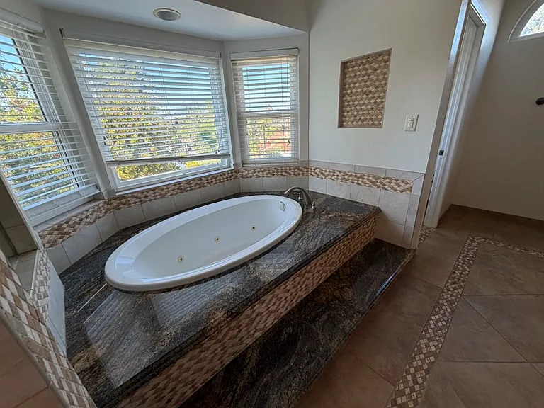 13733 Moonshadow Pl — Photo 17