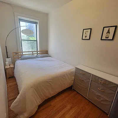 Bedroom, photo 1