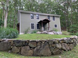 129 E Mountain Rd S, Cold Spring, NY 10516