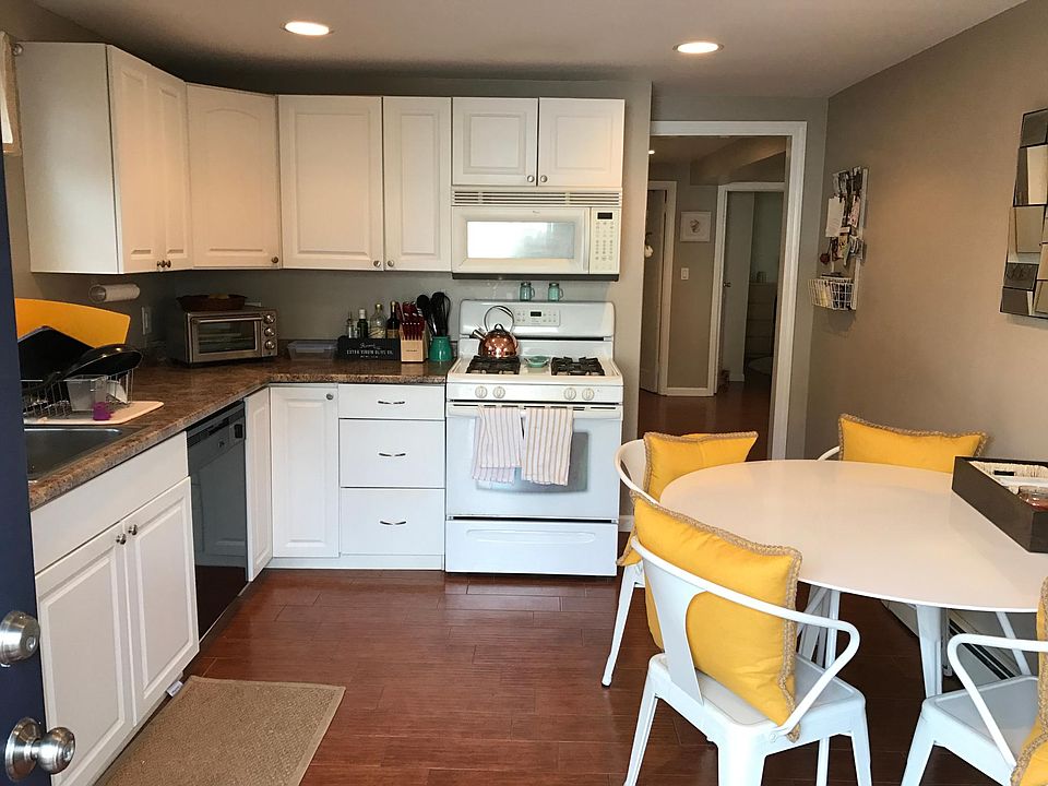 1st image of 657 E Penn St #1