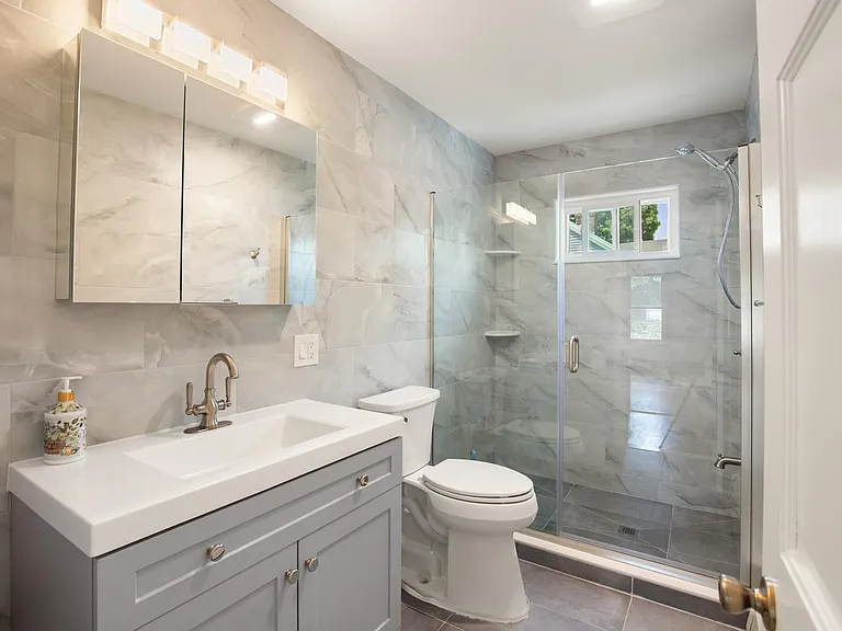 28 Churchill Ave #1 — Photo 21