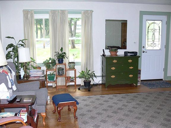 4th image of 301 Southside Dr