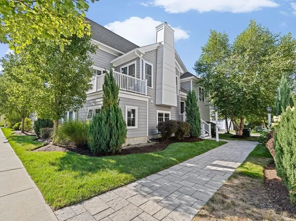 24 Sunflower Way, Plymouth, MA 02360