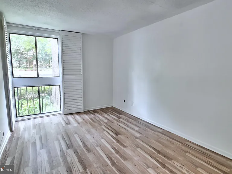 1580 Moorings Dr #11B — Photo 32