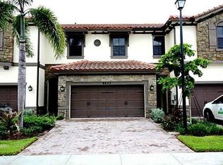 9633 Town Parc Cir S, Pompano Beach, FL 33076