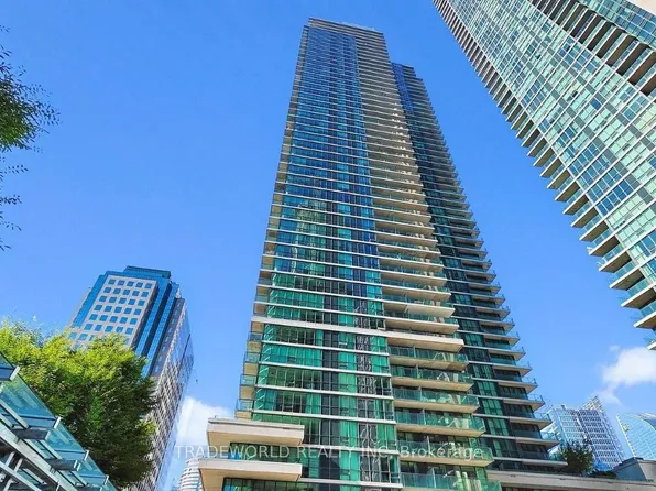 33 Bay St #5003, Toronto, ON M5J 2Z3