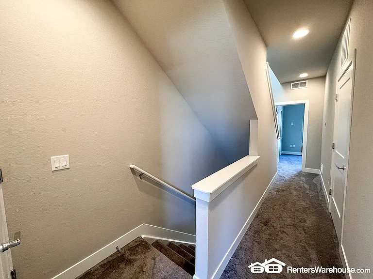 888 S Valentia St — Photo 12