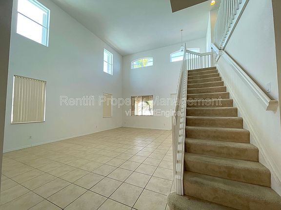 5th image of 17038 Tremont St