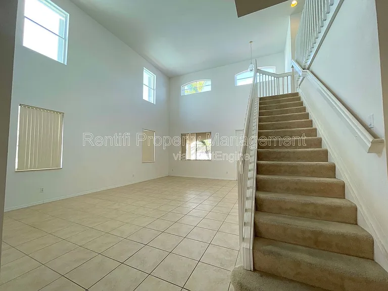 17038 Tremont St — Photo 5