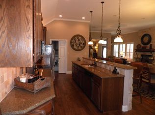 4902 Centre Ct, Granbury, TX 76049