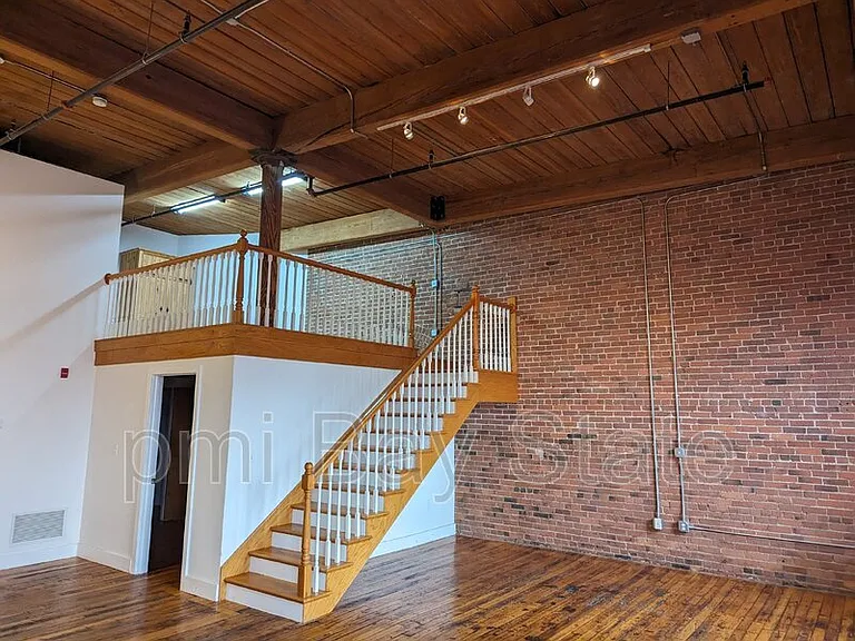 1 Westinghouse Plz #C301 — Photo 16