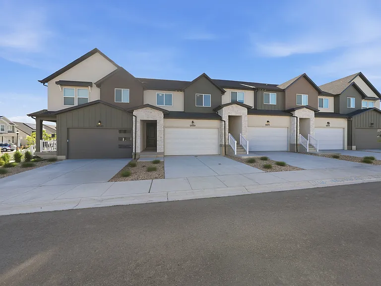 12669 S Mist Falls Cv — Photo 1