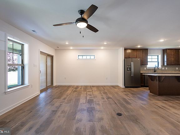 5th image of 19 Grainfield Ct