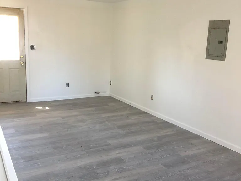 4890 Robinwood Dr — Photo 10