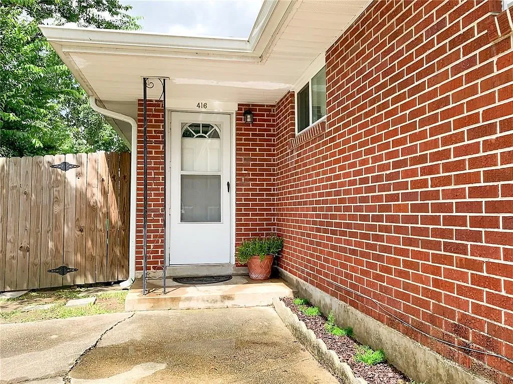 2 bed, 750 sqft, $1,350 — Photo 3