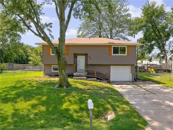 305 W South St, Spring Hill, KS 66083