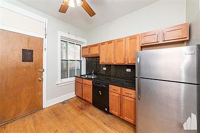 2nd image of 1535 W Leland Ave APT 1B