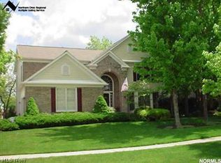 18231 Martins Ln, Strongsville, OH