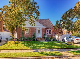 23 Sobro Ave, Valley Stream, NY 11580