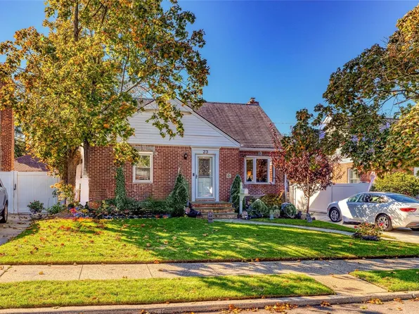 23 Sobro Avenue, Valley Stream, NY 11580