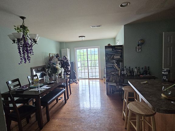 3rd image of 138 Park Place Dr