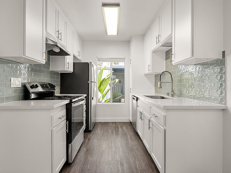 Cook, dine, and gather in a stylish kitchen space.