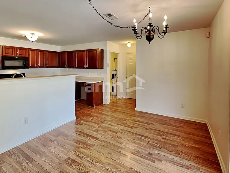 1042 Vanguard Dr — Photo 3