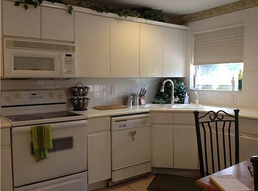 3rd image of 10882 NW 58th Ln