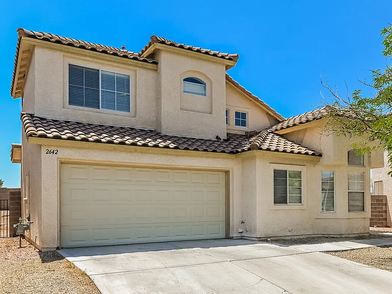 2642 Ridgewater Cir — Photo 4