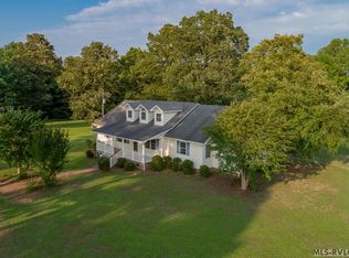 4078 Moores Ferry Rd, Skippers, VA 23879
