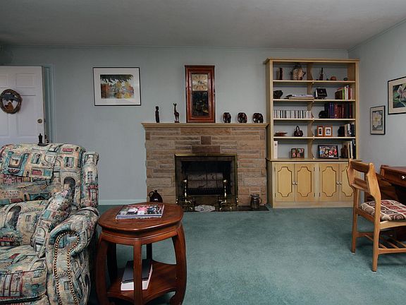 4th image of 211 Homan Ave