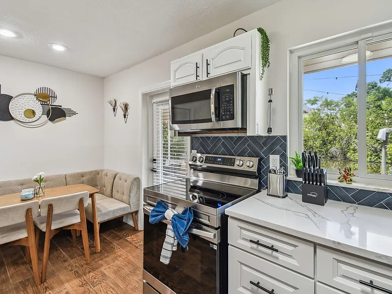 8611 Driftwood Dr — Photo 40