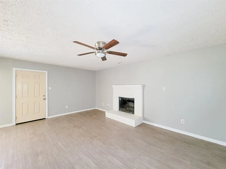 13611 Ravensway Dr #B — Photo 8