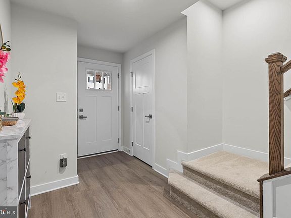 3rd image of 104 Waterford Way