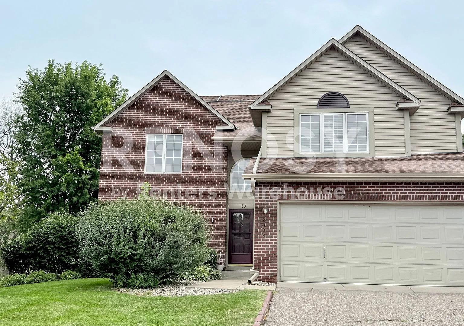 Executive Home Avail Now in Shakopee! — Photo 2
