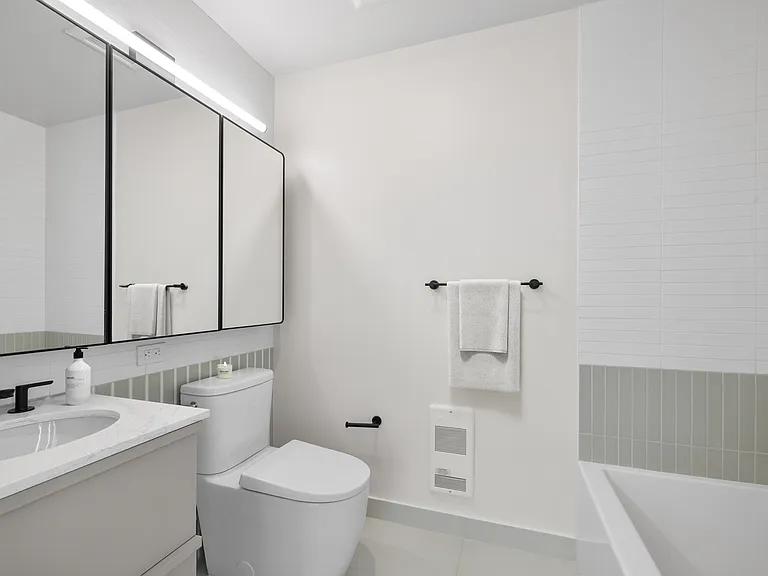159 Boerum St #18C — Photo 8
