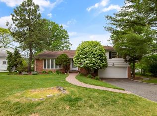 25 Wedgewood Dr, West Orange, NJ 07052
