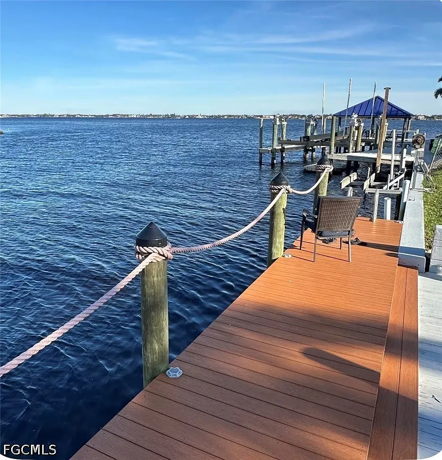3 bed, 2.0 bath, 2050 sqft, $4,000 — Photo 3